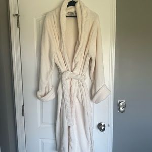 Elizabeth Arden Spa Essentials Bathrobe